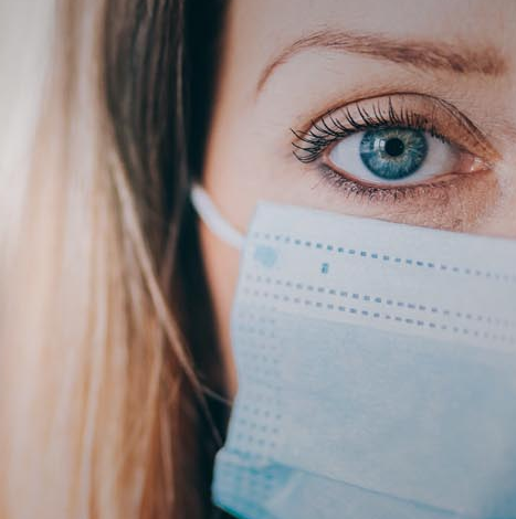 woman wearing face mask