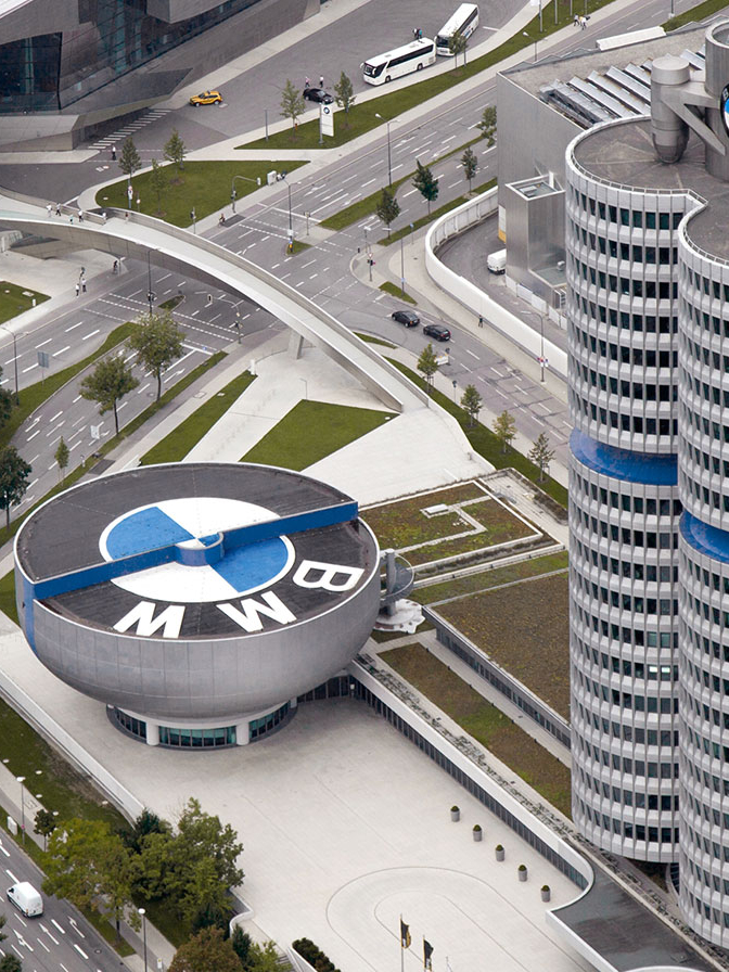 Connectivity_2560x896_BMW-Welt_Hochhaus_Werk.jpg