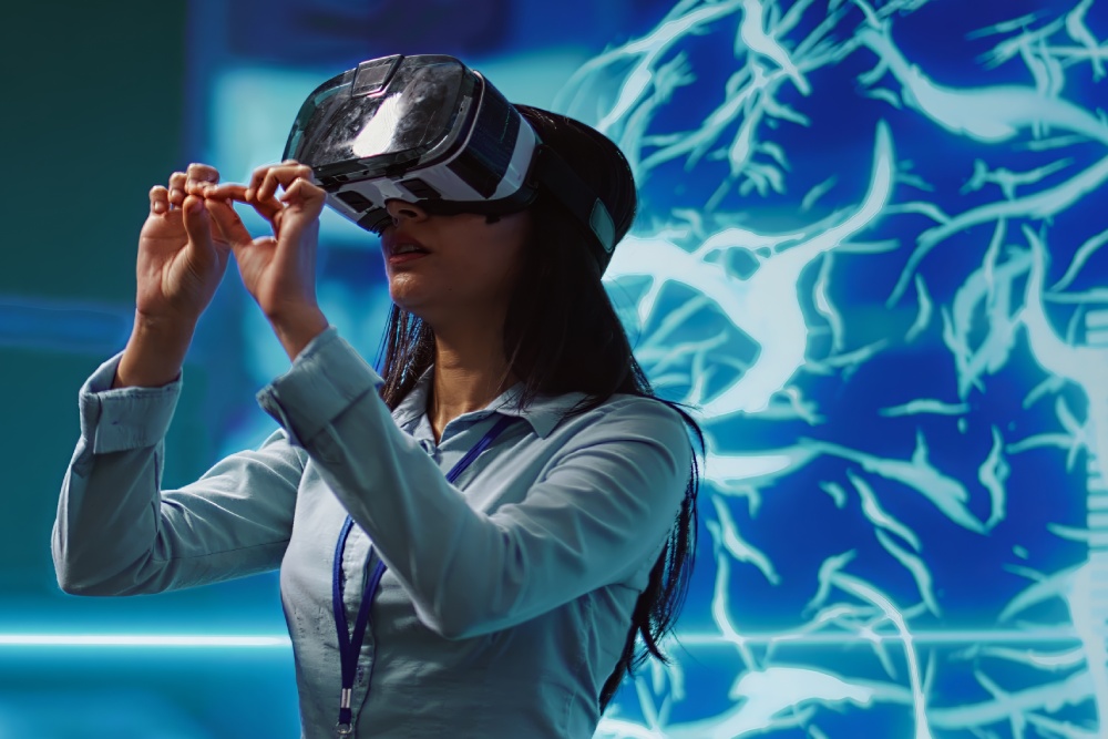 tecnico-utiliza-la-tecnologia-de-realidad-virtual-para-construir-algoritmos-de-ia.jpg
