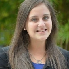 Alessandra Bustamante Headshot