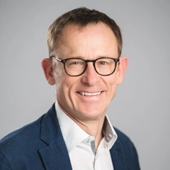 Florian Winkler Headshot