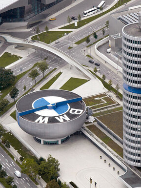 Connectivity_2560x896_BMW-Welt_Hochhaus_Werk.jpg