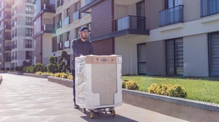 Person delivering the Washing Machine